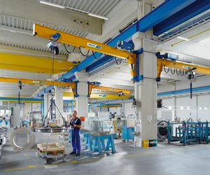 Grúa pluma mural VW